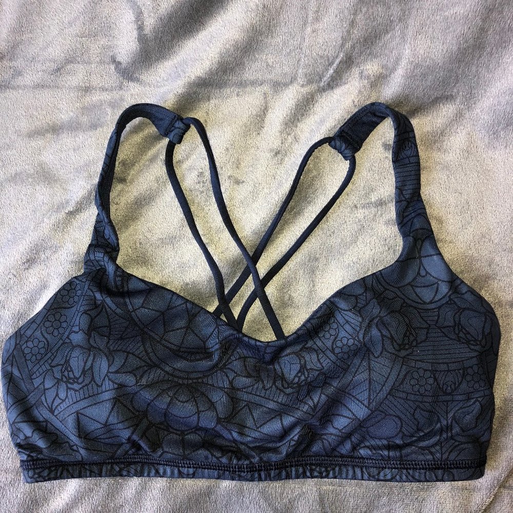 Lululemon Free to Be Sports Bra